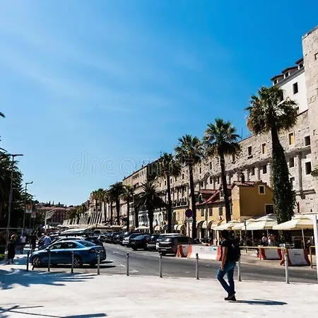 Diamond In The Heart Of The Palace Apartment Split